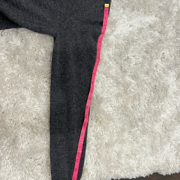 Sutton Cashmere Women Cashmere
Buttoned-up Long Sleeve Cardigan Gray - Picture 7 of 11